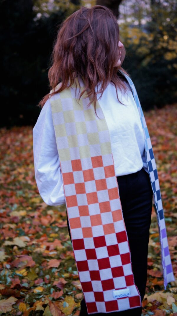 NOELLE – rainbow scarf made-to-order – Bild 9